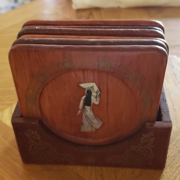 Laquer Ware Wood Coaster Mother of Pearl Inlay. - Picture 2 of 8